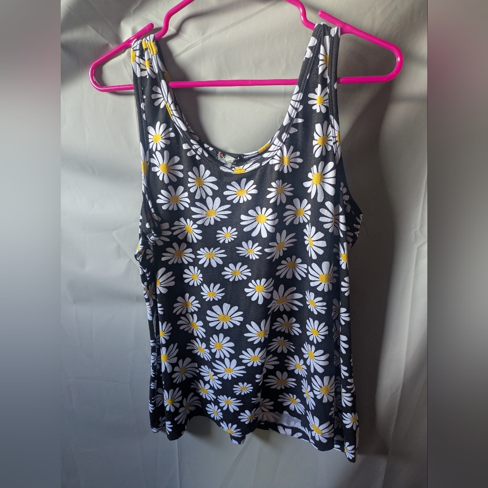 Splash Daisy Print Tank Top - Black and White